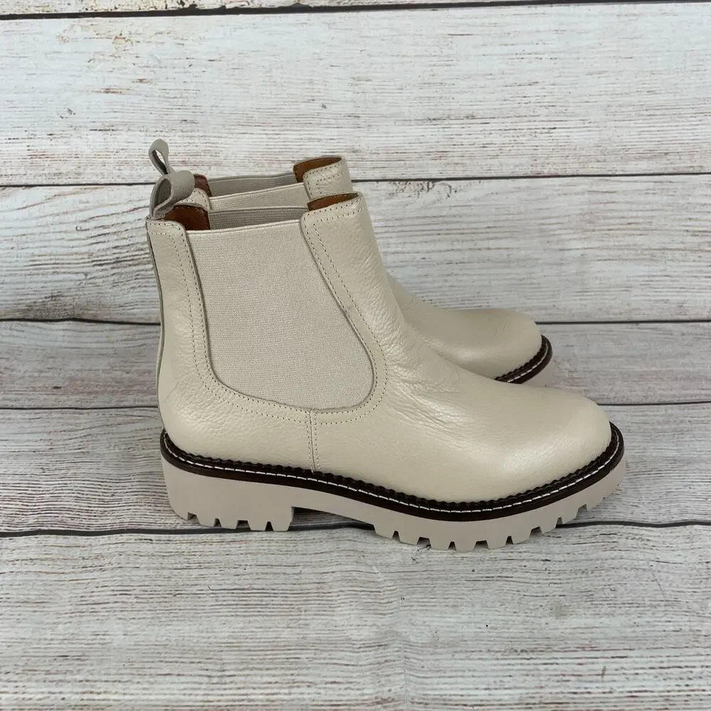 CASLON Miller Womens Sz 7M Chelsea Boots Tan Cream Water Resistant